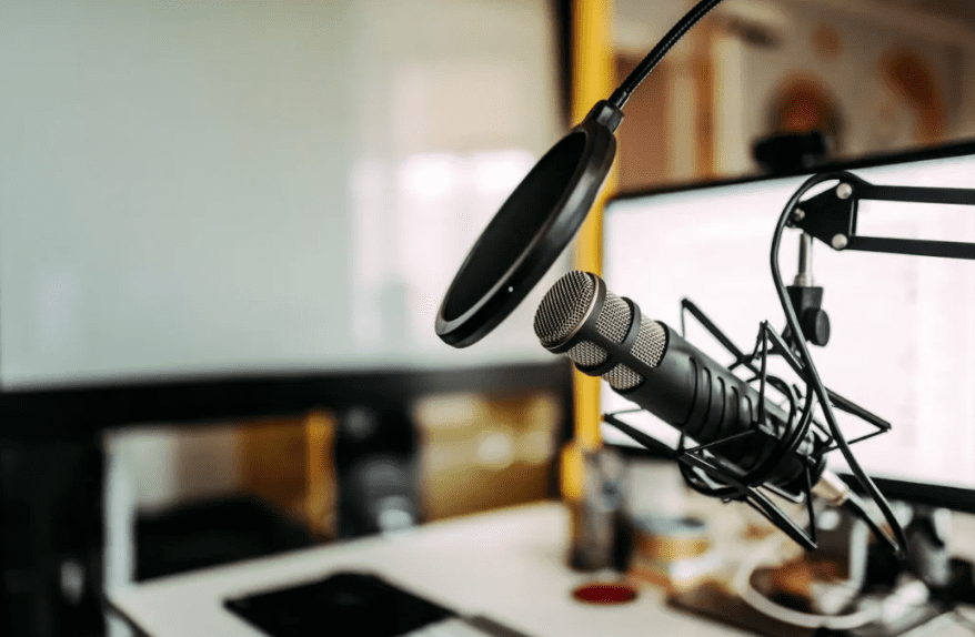 Podcast and Speaker Gig- How do Bloggers Make Money